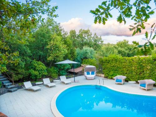 Ragalna Villa | Villa Male Terre by Letstay