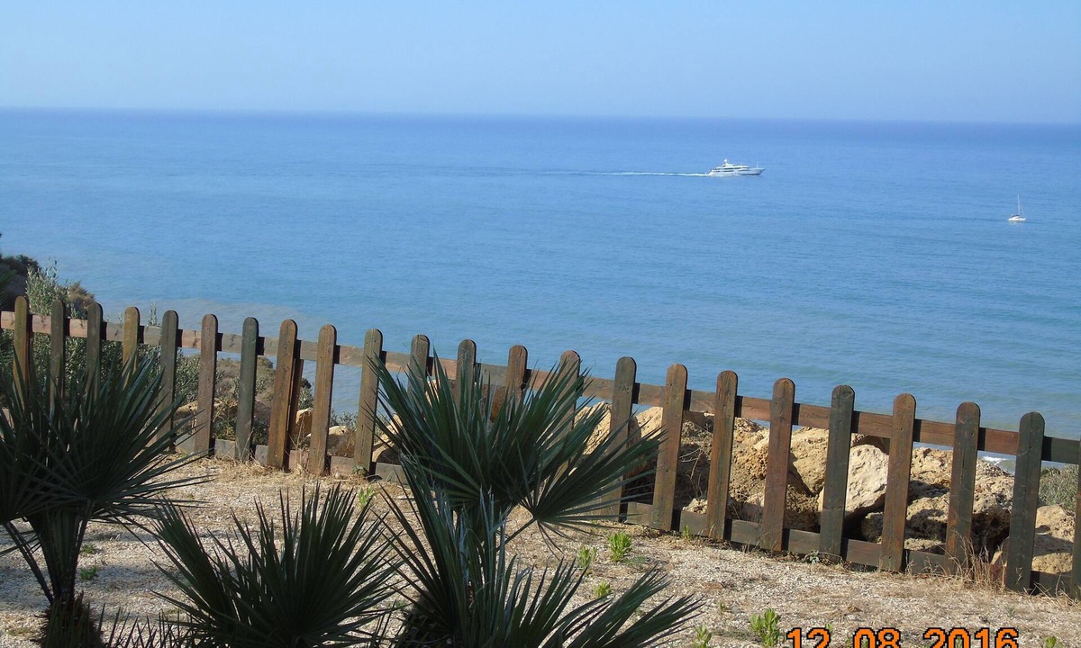 Pergole Villa | Villa Margherita on the sea/beach, wifi, air conditioning.