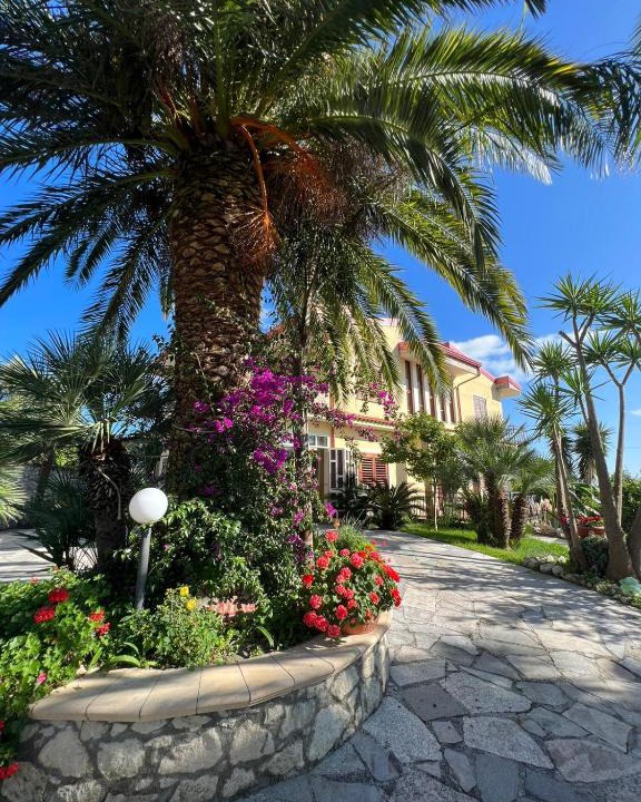 Cleto Bed & Breakfast | Villa Marina B&B