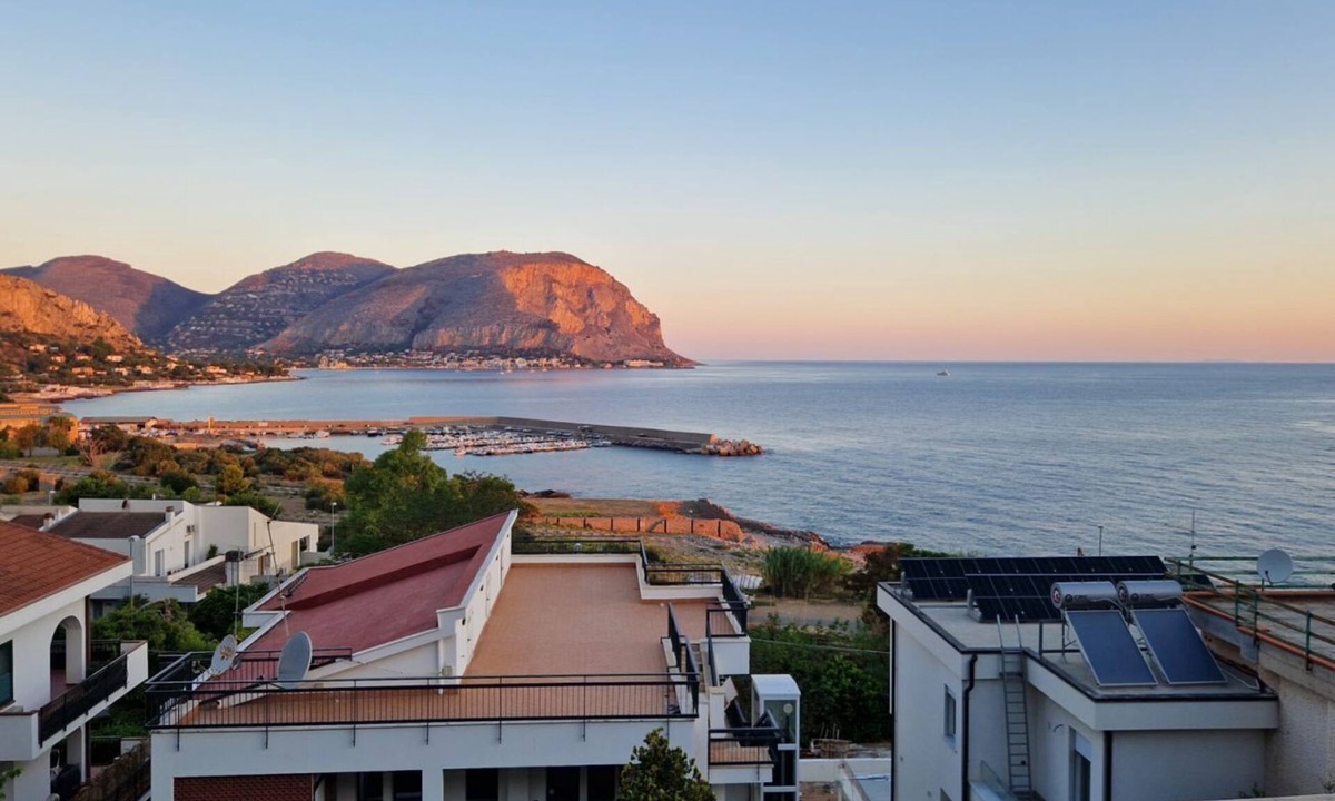 Addaura Apartment | Villa Maurino by DomuSicily