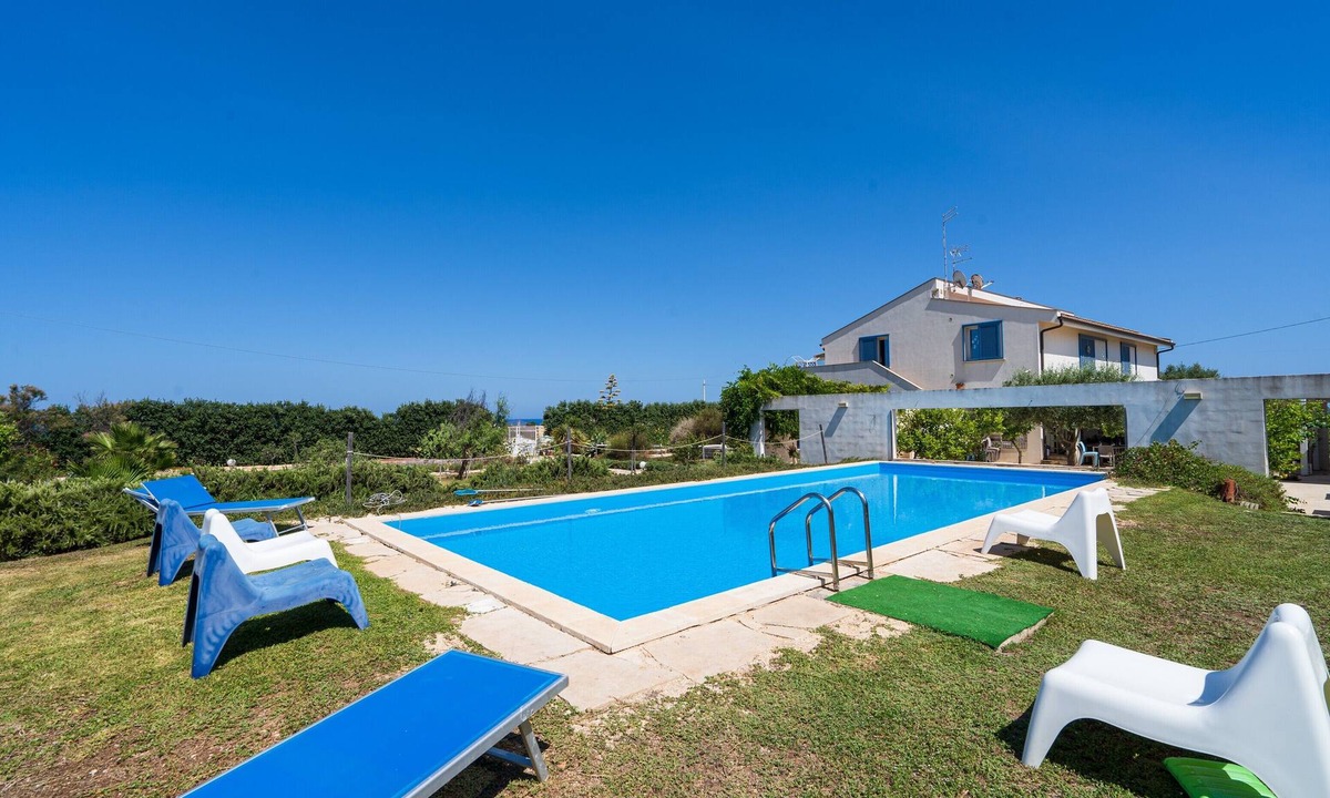 Syracuse Villa | Villa 'Melus Maris' with Sea View, Pool, Garden, Terrace & Wi-Fi