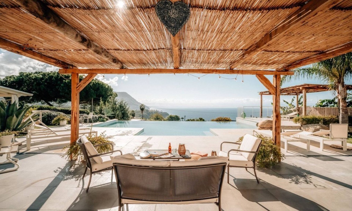 Ricadi Villa | Villa Michaela, for 8 people with infinity heated swimming pool and sea view