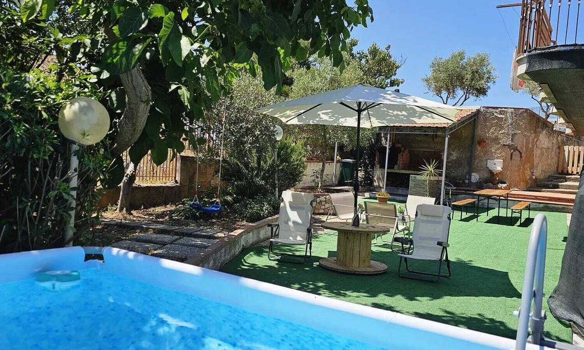 Santa Cristina Gela House | Villa Mirea