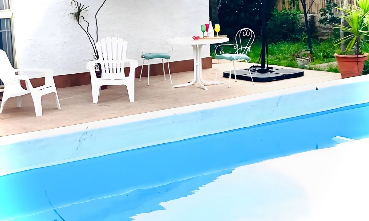 Syracuse Villa | Villa 'Nonna Anna' with Above-Ground Pool, Private Terrace, Wi-Fi, Wood-Fired Oven & BBQ