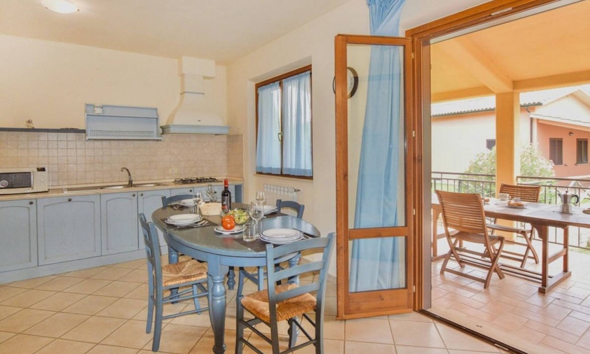 Sorano Villa | Villa of approximately 150 m2 located on the ground floor and on two levels with air conditioning, independent heating and wi fi line.Composed of a large living room with independent equipped kitchen, fridge, microwave oven, toaster, sofa and satellite t