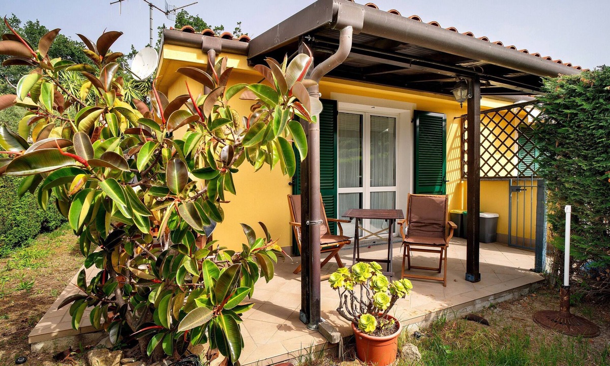 San Bartolomeo al Mare Villa | Villa 'Pairola' with Sea View, Private Garden and Air Conditioning
