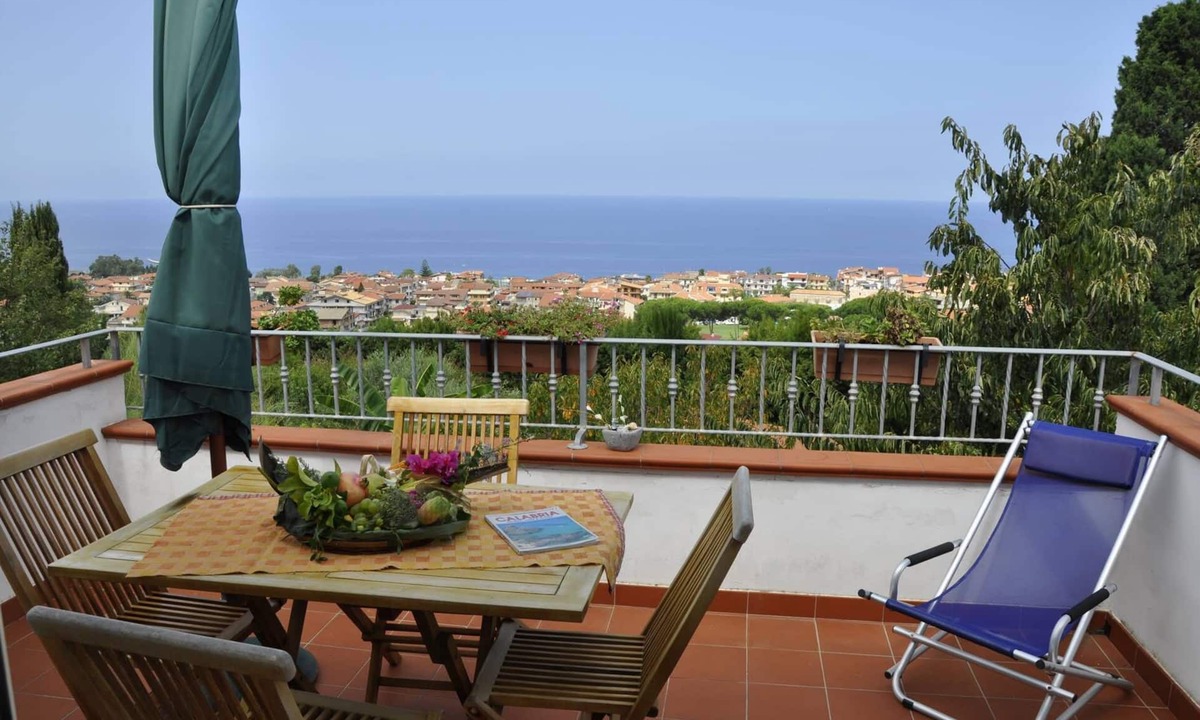 Santa Domenica Villa | Villa Pettinato, a beautiful villa on the Tyrrhenian coast