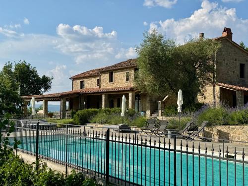 Castel del Piano Villa | Villa Podere Del Grasso