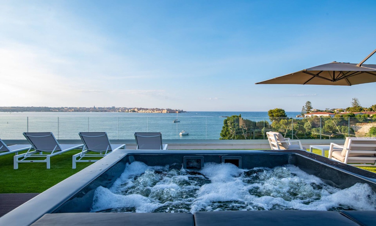 Isola Villa | Villa Punta del Pero