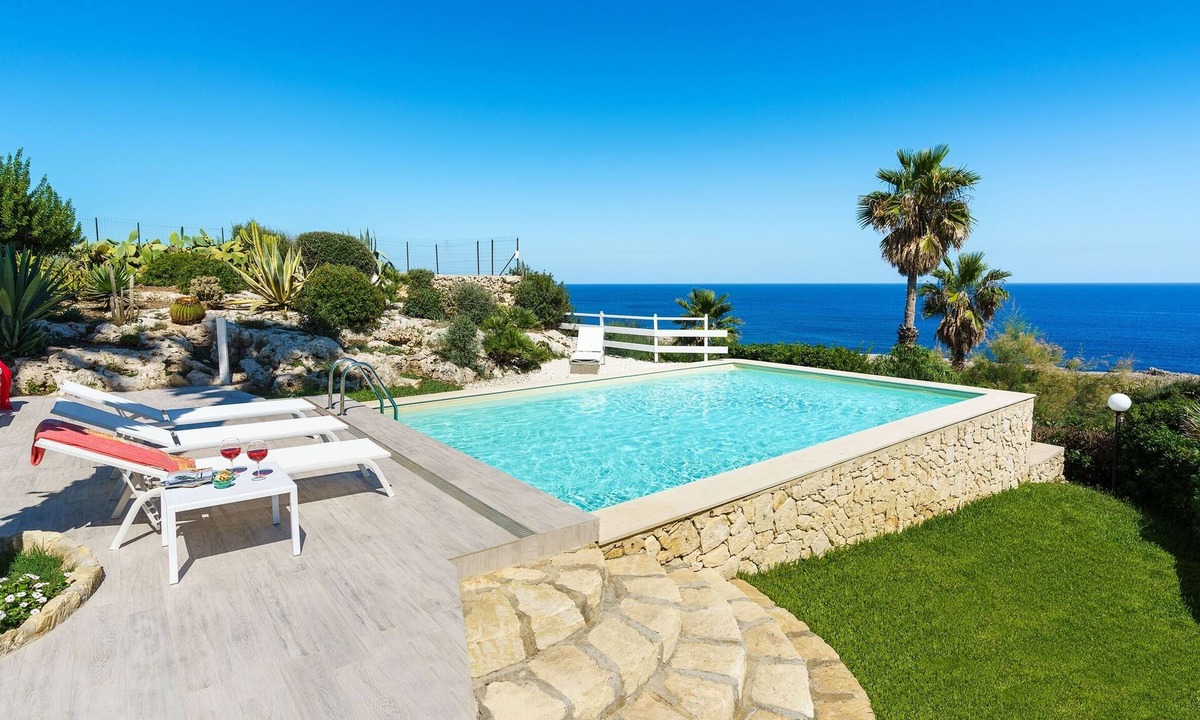 Syracuse Villa | villa rental for 4 people near Syracuse in Sicily