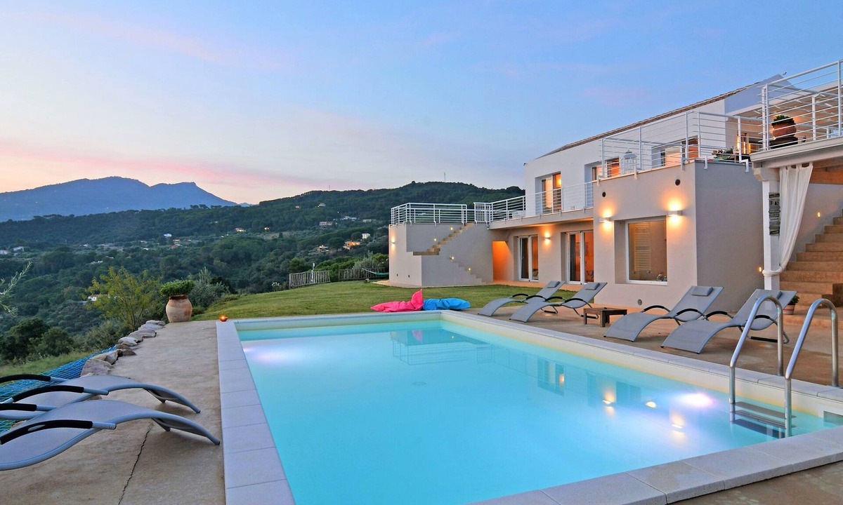 Sant'Ambrogio Villa | Villa Rita 6, Emma Villas