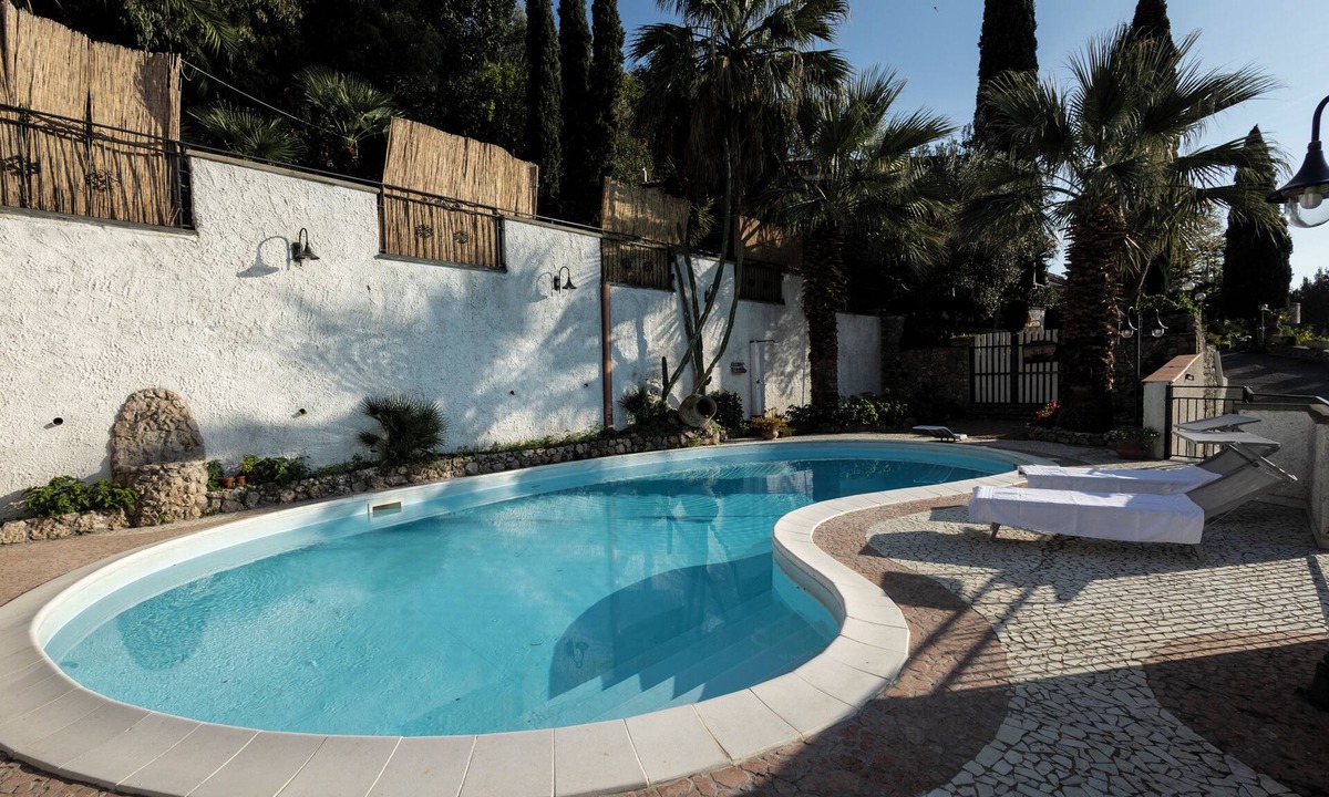 Sarno Bed & Breakfast | VILLA ROBI WITH POOL NEAR AMALFI COAST, POMPEI AND NAPLES