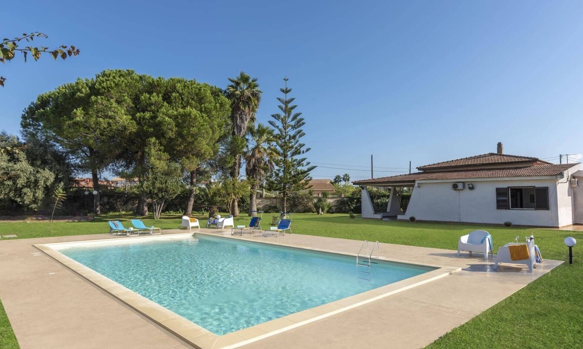 Fontane Bianche Villa | Villa Rosanna by Villa Plus