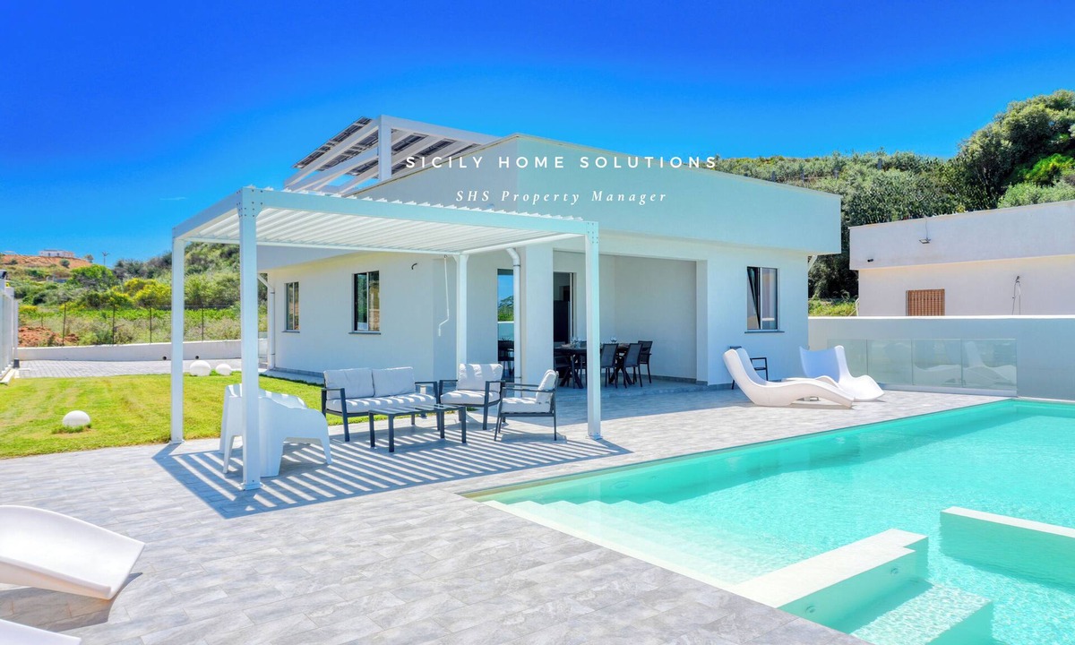 Balestrate Villa | Villa Stella with private pool 500 mt from the sea By Sicily Home Solutions