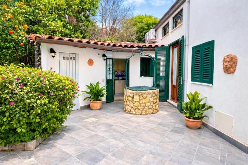Aci Bonaccorsi Villa | Villa Storica Etna & Mare Sicily Home - Aci Bonaccorsi