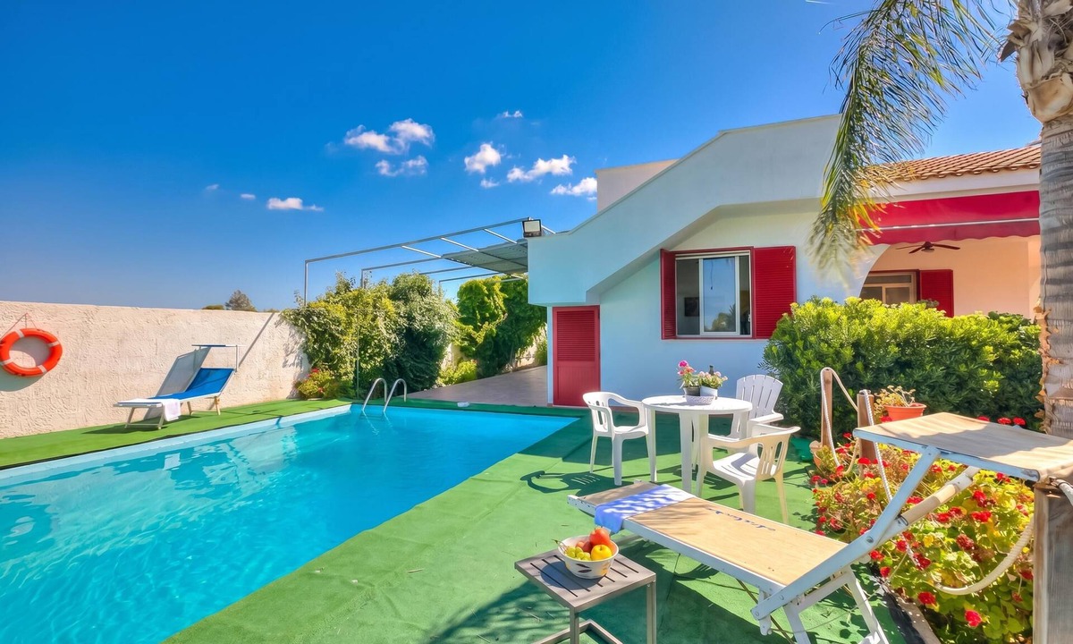 Torre Squillace Villa | Villa Strea with Private Pool and Garden Veranda, Porto Cesareo, Italy