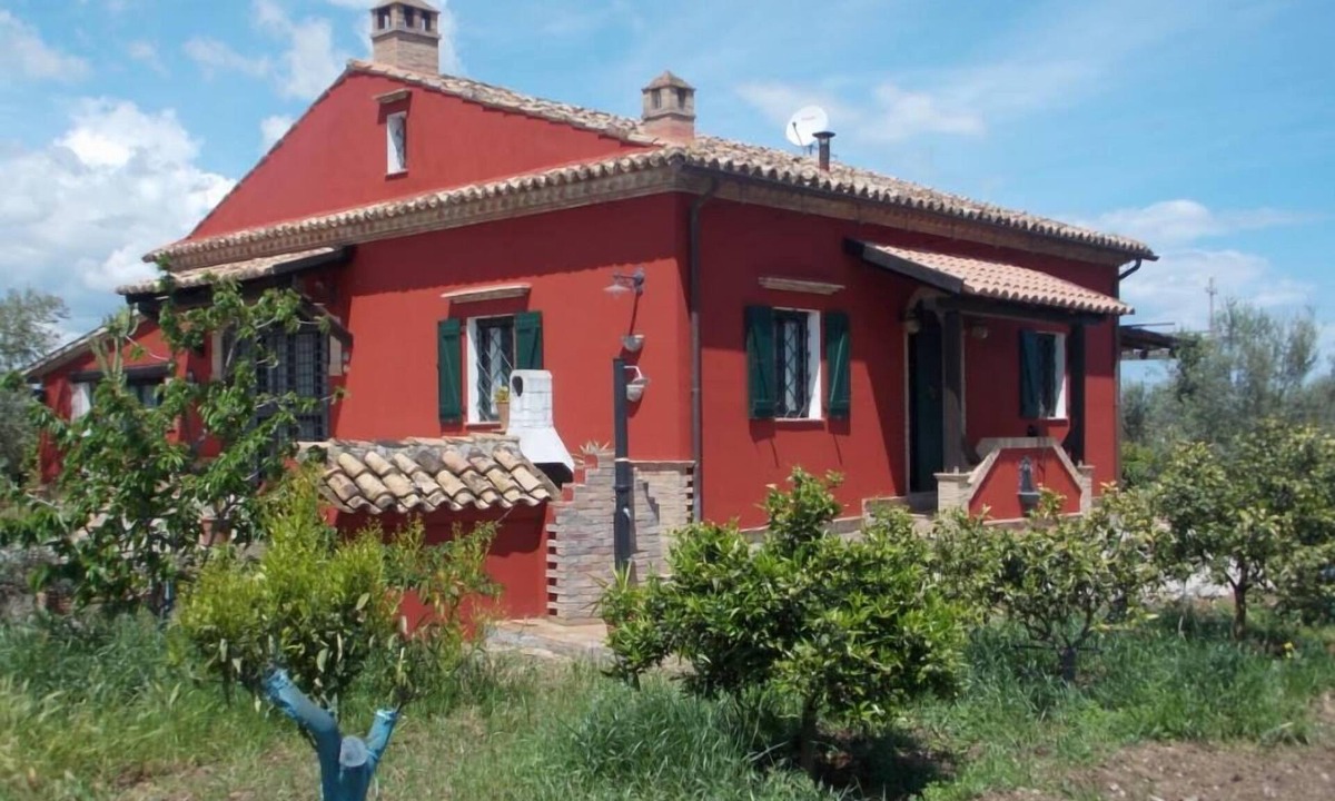 Corigliano Calabro House | Villa surrounded by citrus groves on the Ionian coast