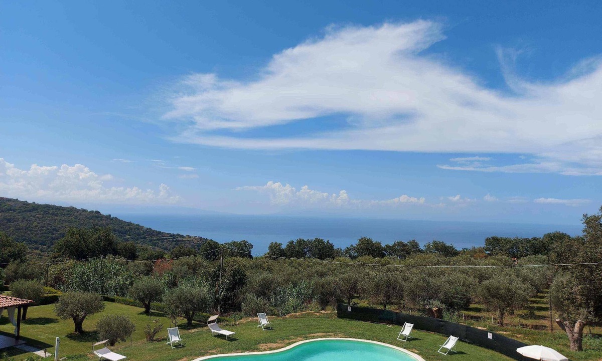 Coccorino House | Villa surrounded by greenery with sea view swimming pool