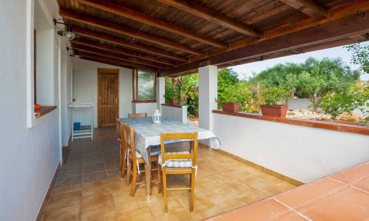 Lampedusa Villa | Villa surrounded by greenery