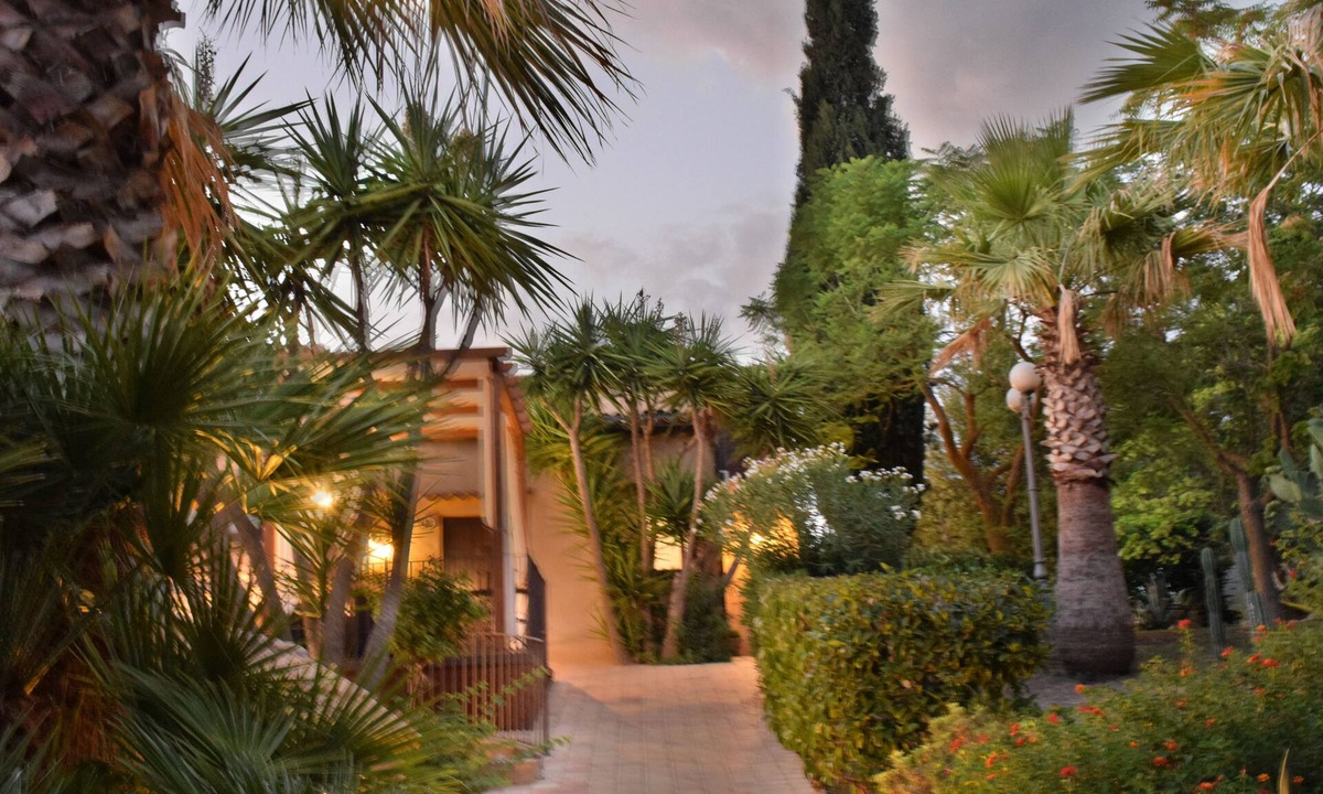 Caltagirone House | Villa Tasca