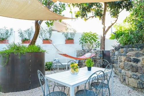 Ischia Ponte Apartment | Villa Trani - close to the beach & beautiful garden