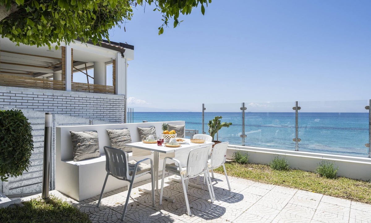 Santa Maria Apartment | Villa Unique 1: Fronte Spiaggio, 3 Camere da Letto, Ideale per Famiglie e Coppie