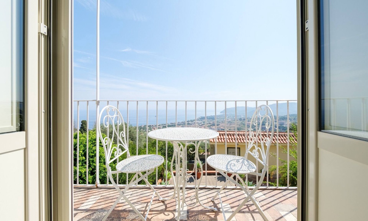 Sorrentini Villa | Villa 'Villamonte Colonna' with Sea View, Wi-Fi and Air Conditioning