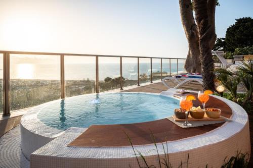 Balestrate Villa | Villa vista mare con piscina riscaldata a Trappeto