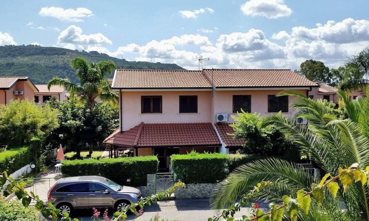 Contrada Difesa I Villa | Villa with garden - Porto Ada Pizzo -