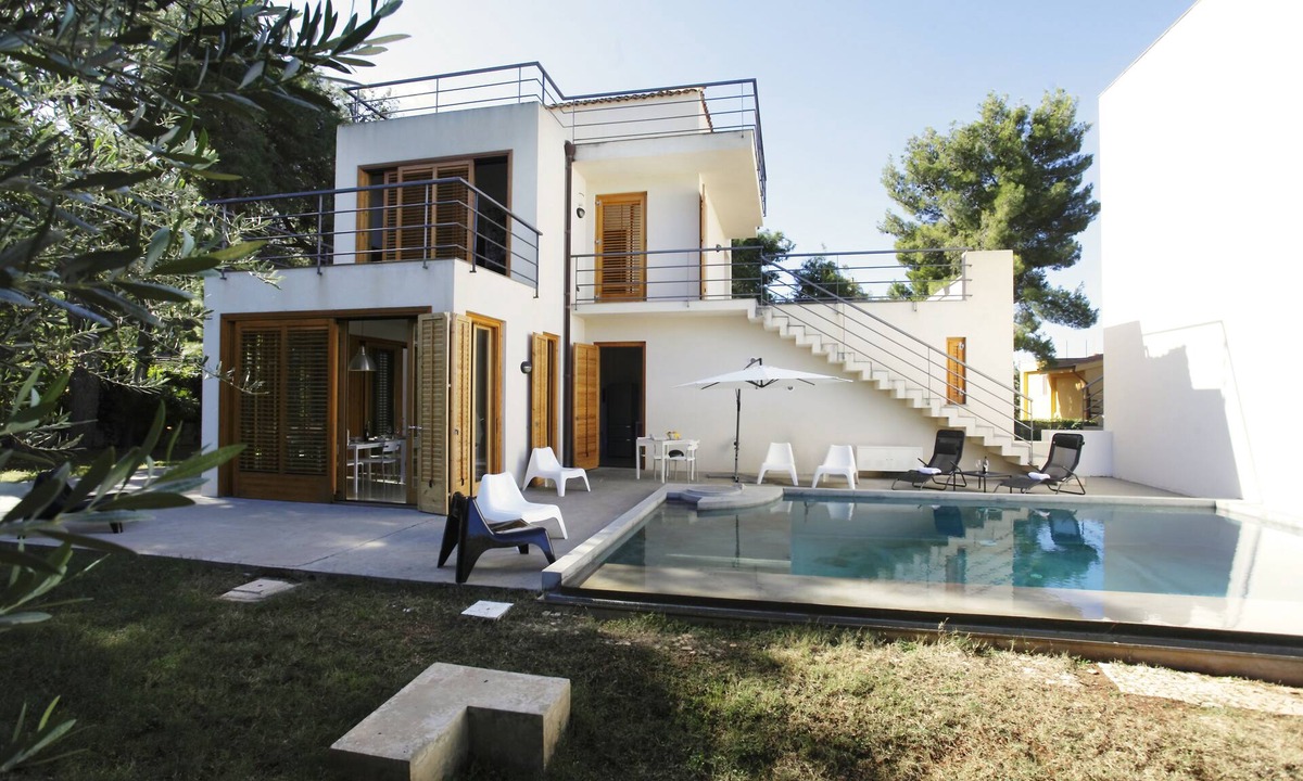 Torre Colonna-sperone House | Villa with pool/garden near the sea