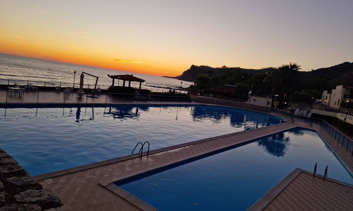 Montecorice Villa | Villa 'With Pool in Private Park' with Sea View, Wi-Fi and Air Conditioning