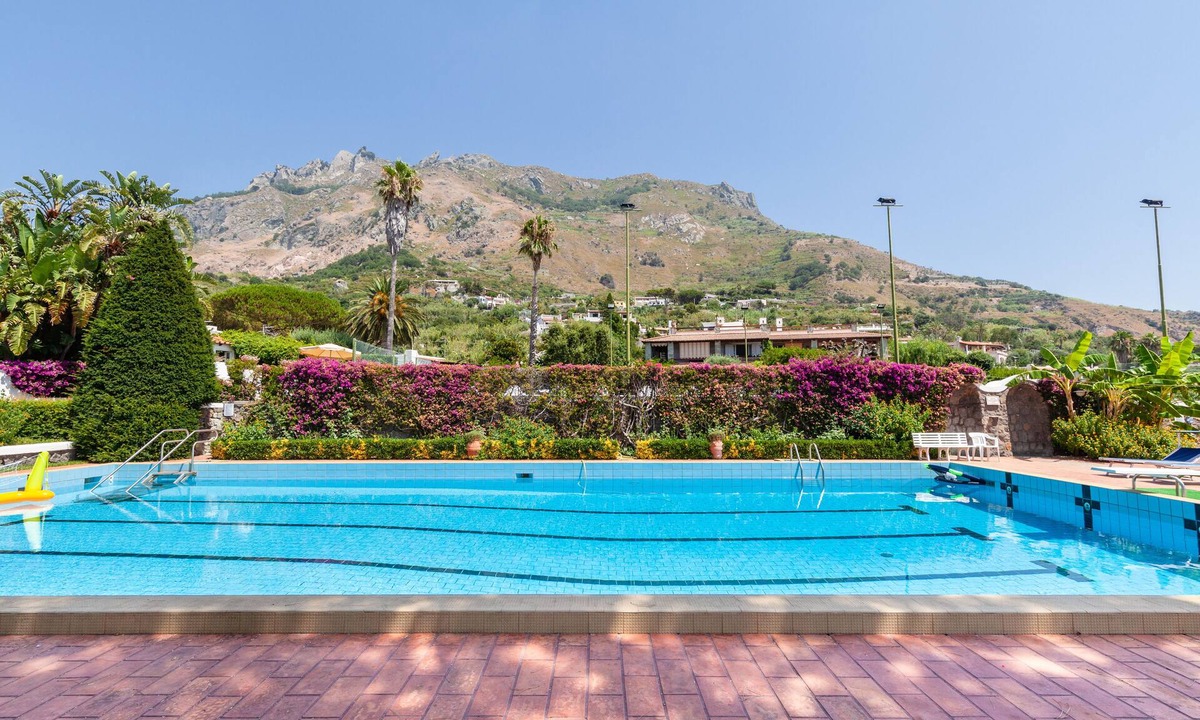 Forio Villa | villa with pool, tennis, socker, private garden
