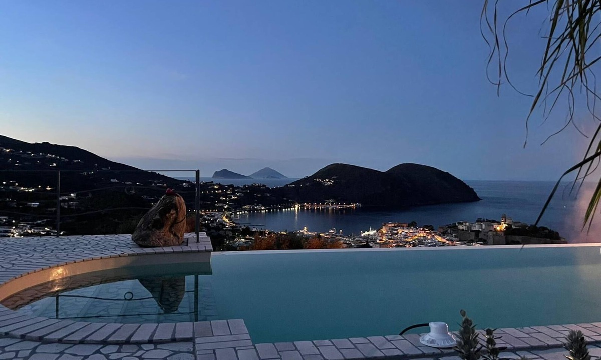 Monte Gallina Villa | VILLASERENALIPARI