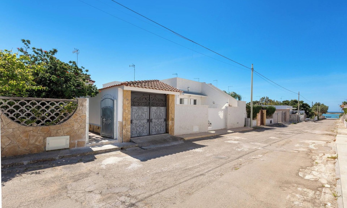 La Strea House | Villetta Tiziana by BarbarHouse
