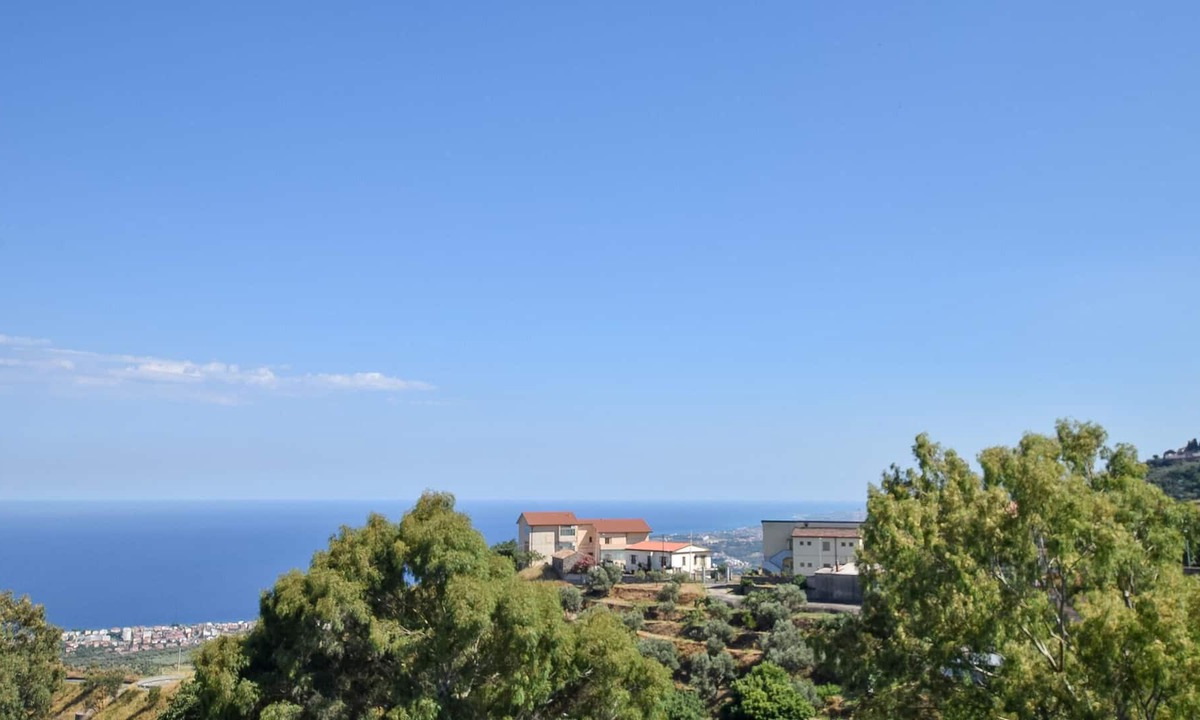 Gioia Tauro Apartment | Welcome to this vacation apartment with sea view near Gioia Tauro.