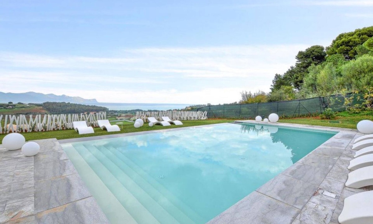 Partinico Villa | White Luxury Villa with pool and Jacuzzi in the Sicilian Countryside