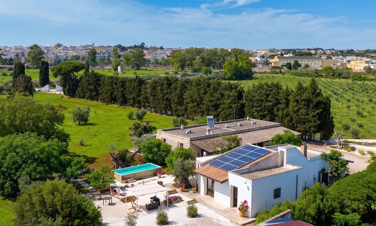 Casarano Villa | Whole countryside estate with pool - exclusive use