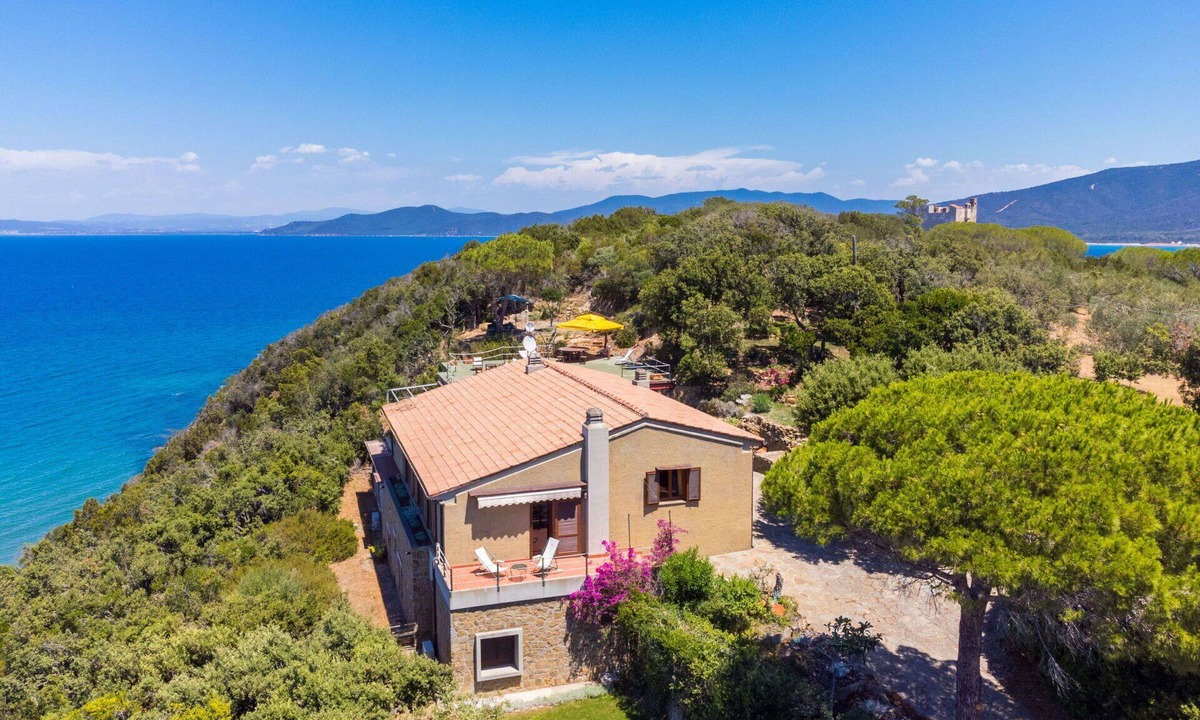 Punta Ala Villa | Wonderful private villa for 10 guests with A/C, WIFI, TV, terrace and pets allowed