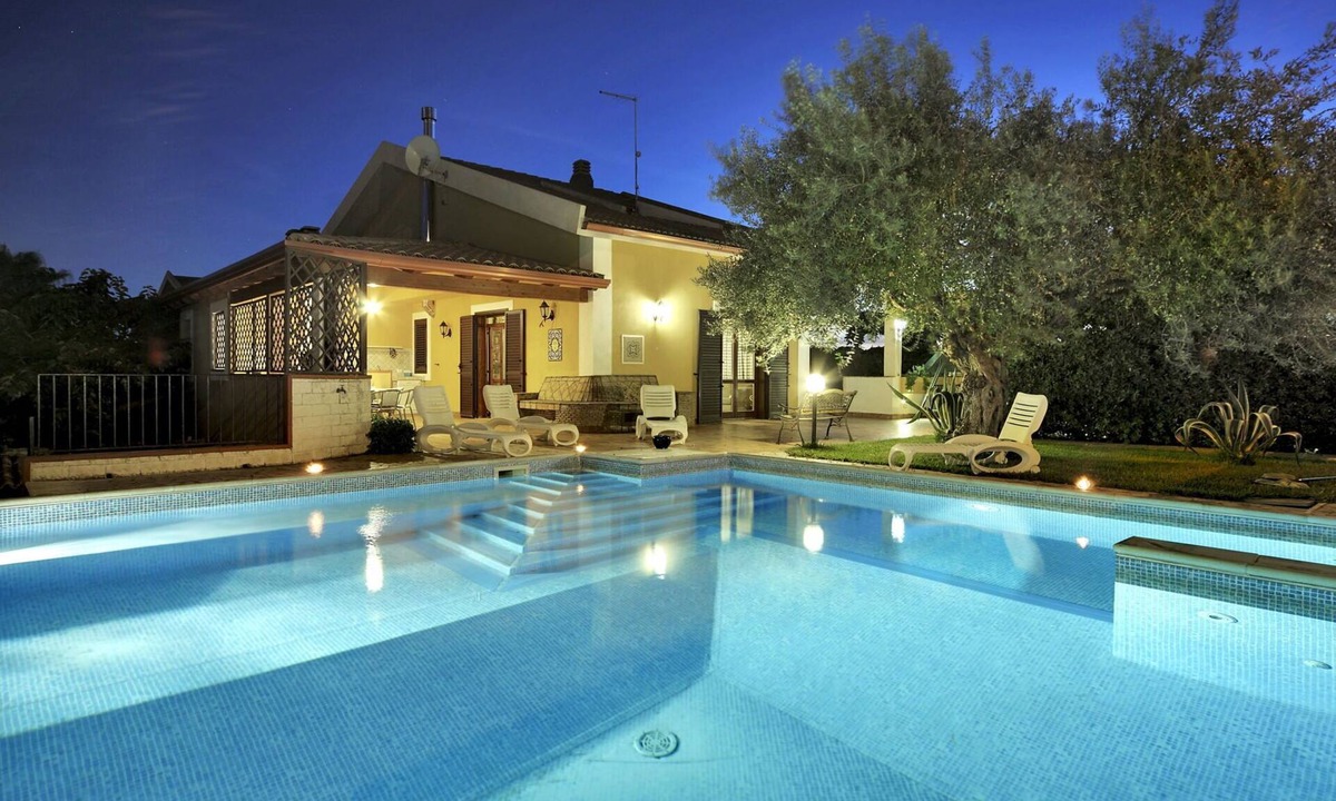 Marina di Ragusa Villa | Wonderful private villa for 8 people with WIFI, A/C, private pool and TV