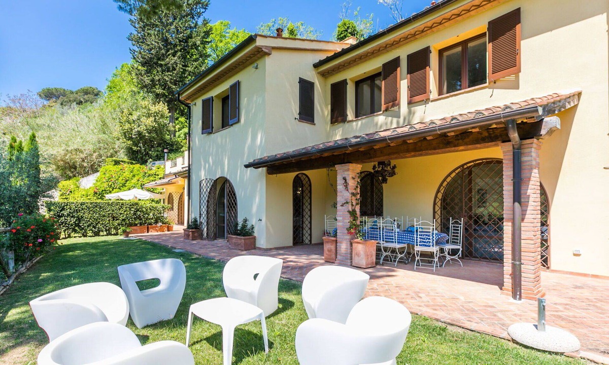 Riparbella Villa | Wonderful private villa for 8 people with A/C, hot tub, WIFI, TV, terrace and panoramic view