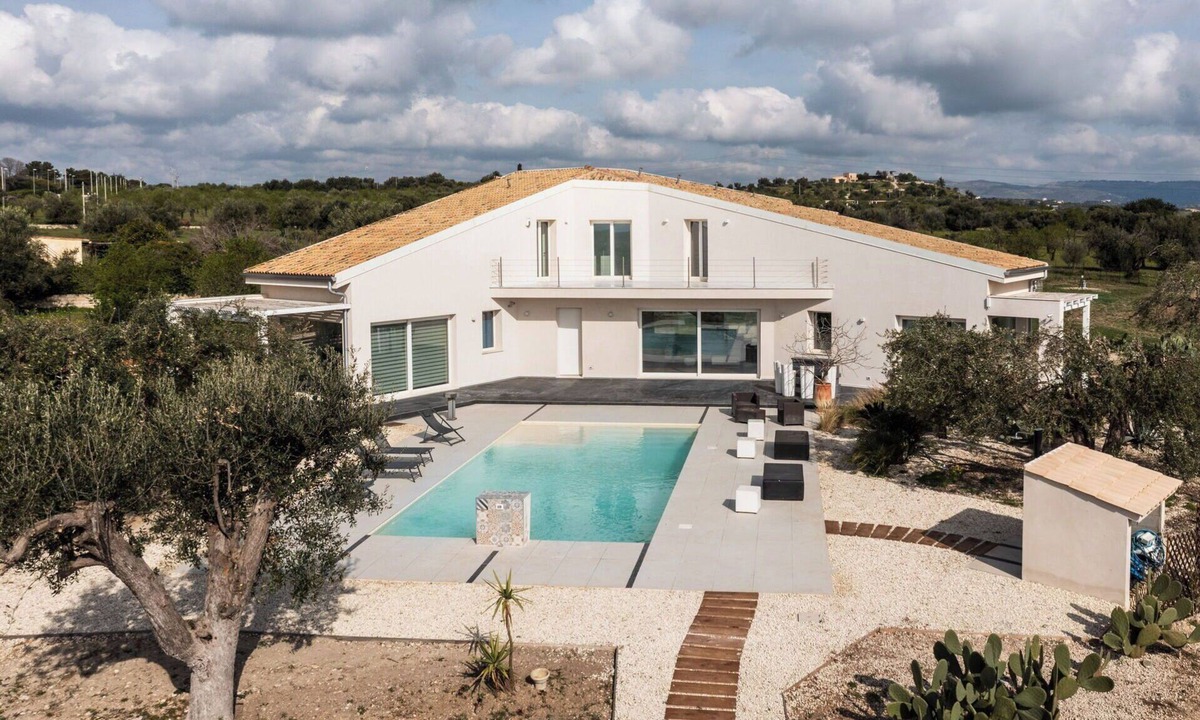 Noto Villa | Wonderful private villa for 8 guests with private pool, WIFI, A/C, TV, patio and panoramic view