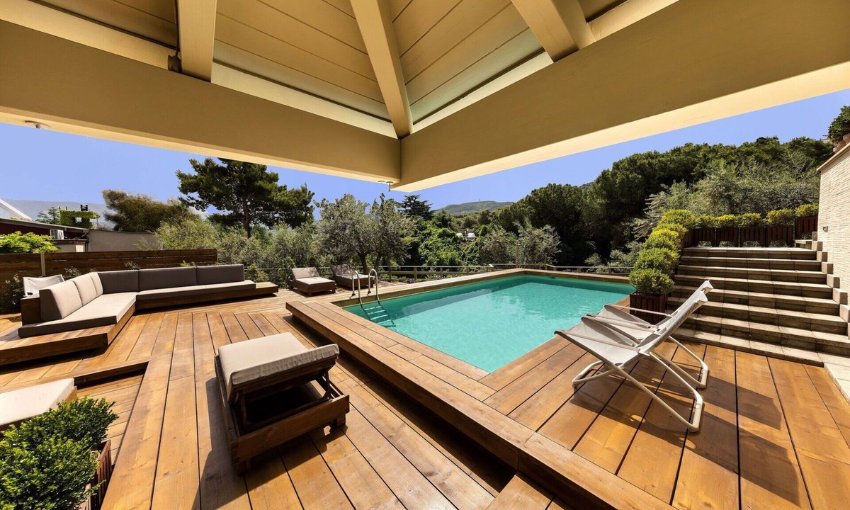 Priora Villa | Wonderful private villa with hot tub, private pool, WIFI, A/C, sauna, TV, patio, close to Sorrento