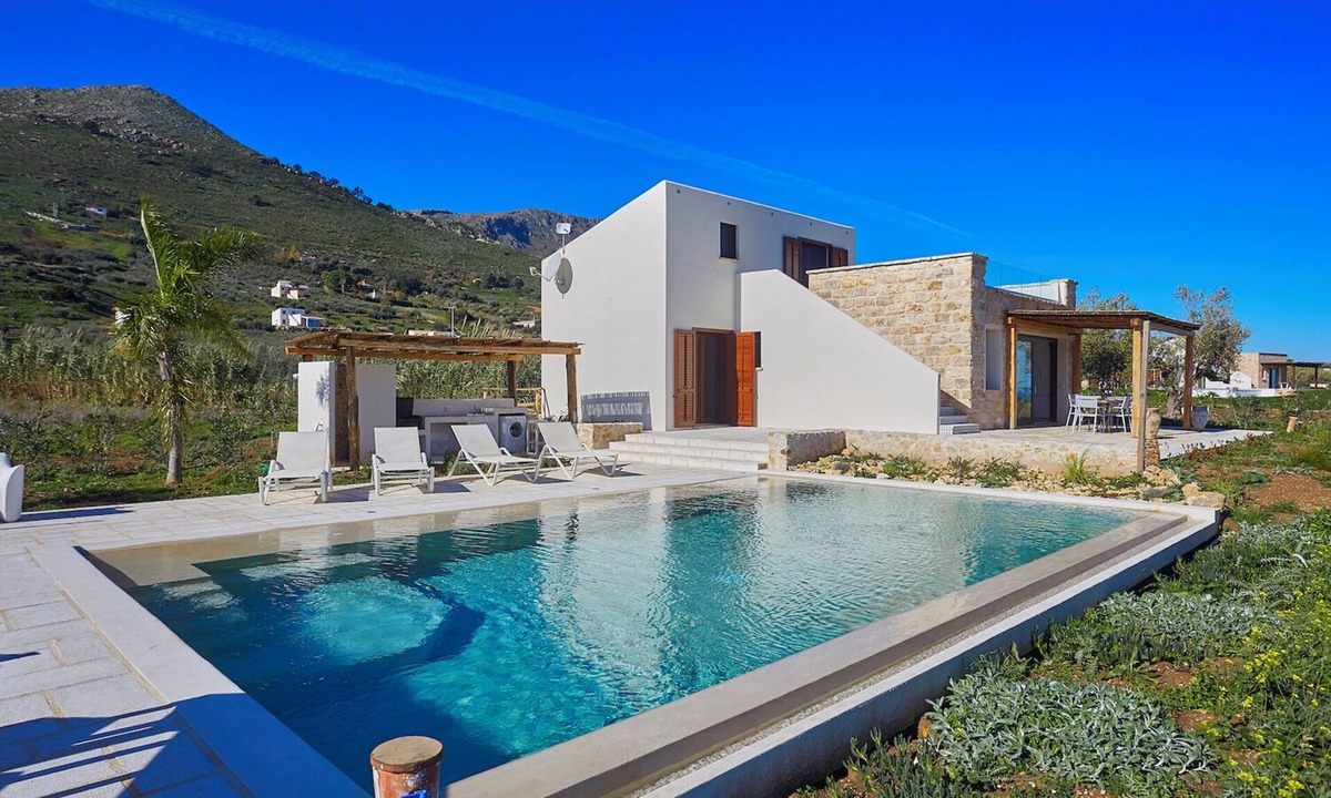 Scopello Villa | WWW.BAGLIORIDISICILIA.COM - LAST MINUTE 25 JULY - 1 AUGUST!