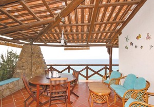 2 bedroom accommodation in Parghelia VV