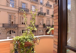 Casa Lescano - central and striking apartment in a historic house. in Torino