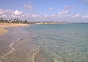san lorenzo a 4 mt dal mare colore smeraldo a due passi da Marzamemi