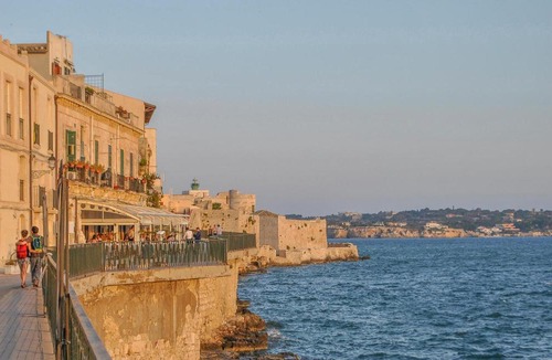 Grottasanta Apartment | 1 Bedroom Beautiful Apartment In Siracusa