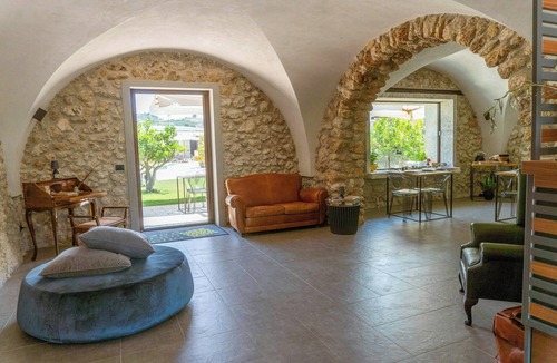Racalmuto House | 18th century farmhouse in Racalmuto countryside