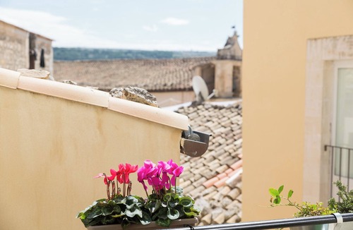 Ragusa House | 19TH CENTURY HOUSE IN THE HEART OF RAGUSA IBLA 30 METERS FROM THE CATHEDRAL (PRICKLY PEAR)