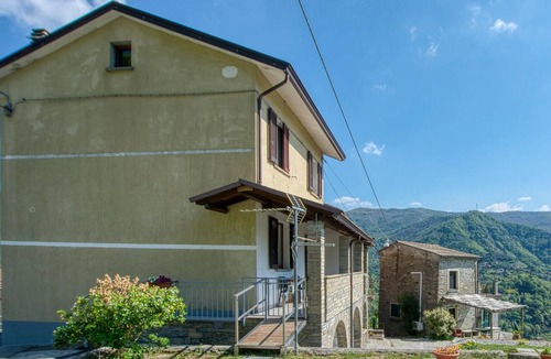 San Colombano Certenoli House | 2 bedroom stunning home in San Colombano Certenol